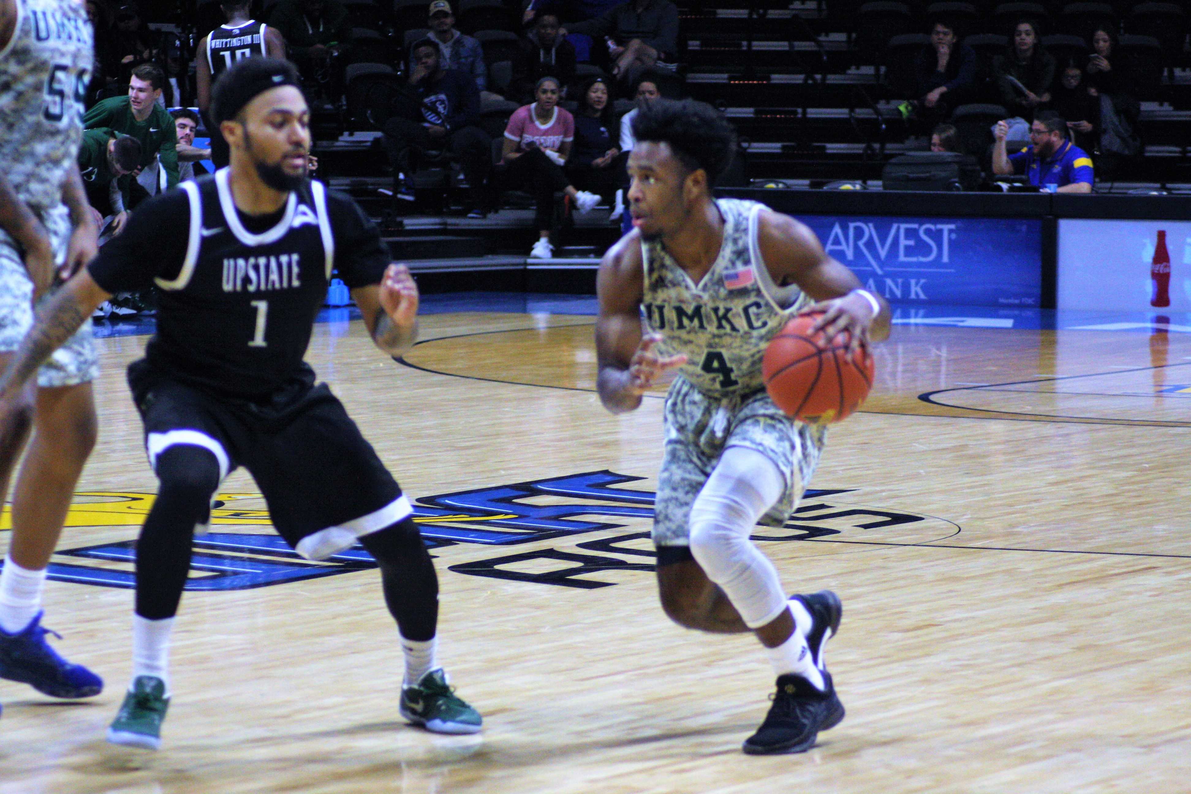 LaVell Boyd led the Roos with 16 points.