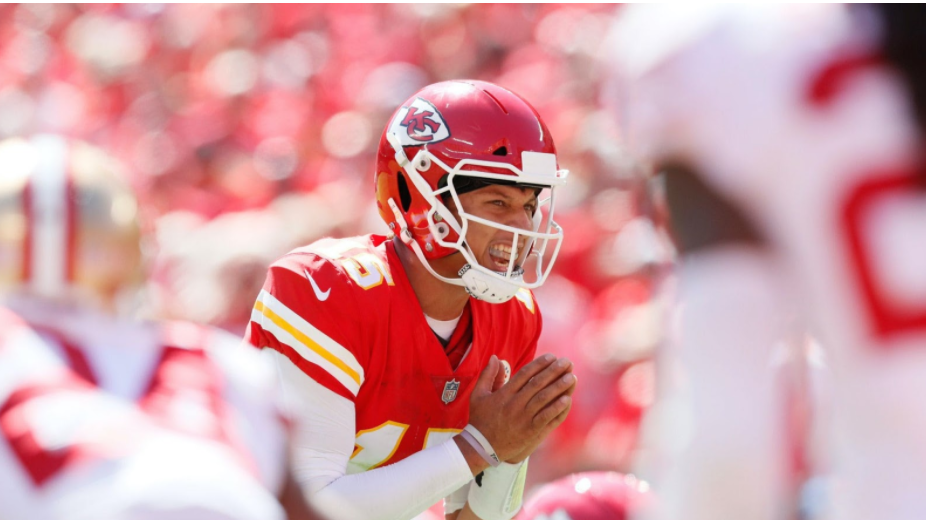 Chiefs lock up centerpiece of franchise for years to come