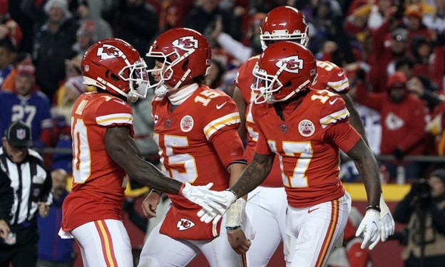The Chiefs beat the Bills in a captivating 4th quarter battle. (Chiefs Wire)