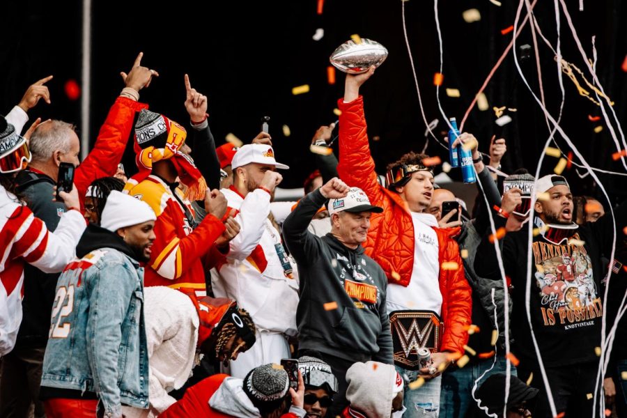Super Bowl LVIII Preview: Chiefs Seek Repeat, 49ers Aim for Redemption