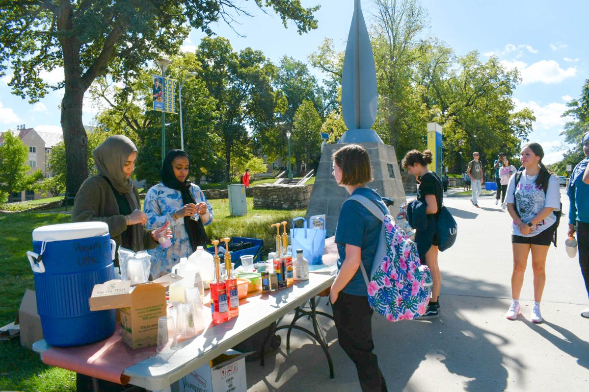 Students lined up in the university walkway for free drinks at Roo Refresh, Sept. 30.