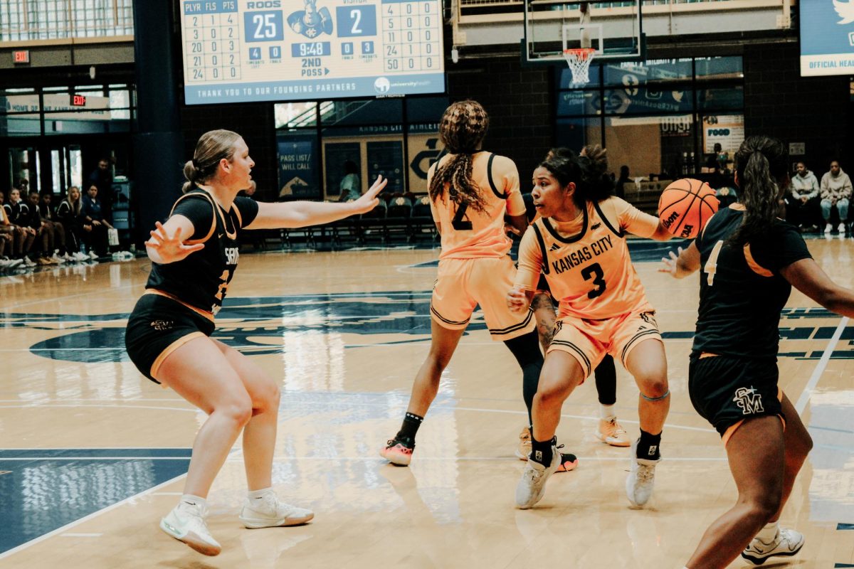 Junior guard Alayna Contreras gets ready to take a shot (Oct. 27, 2024)