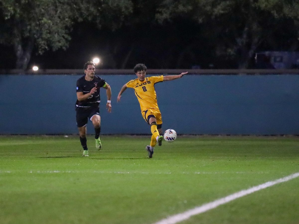 The Kansas City Roos finished the season with 12 wins.